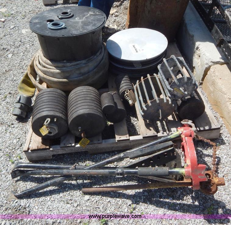 image for item H3325 Assorted equipment