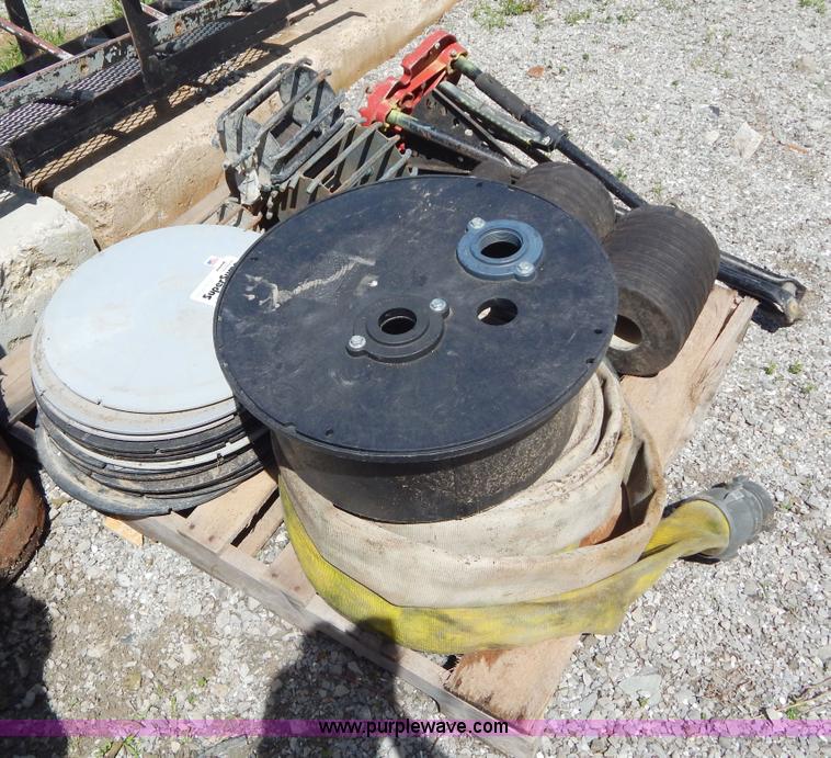 image for item H3325 Assorted equipment