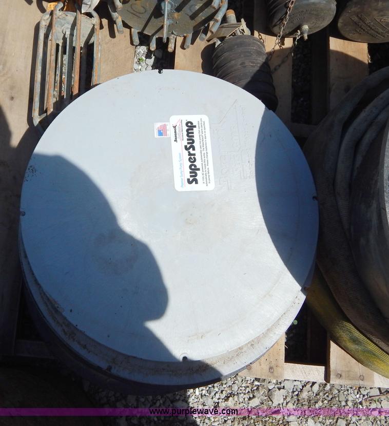 image for item H3325 Assorted equipment