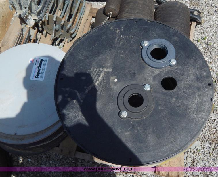 image for item H3325 Assorted equipment