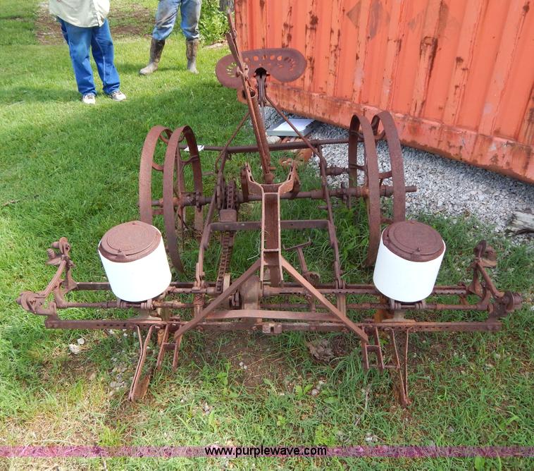 image for item H3327 Deere & Mansur Company antique drill