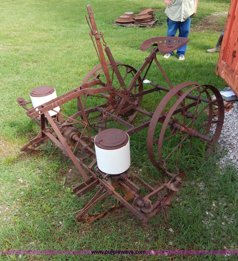 image for item H3327 Deere & Mansur Company antique drill