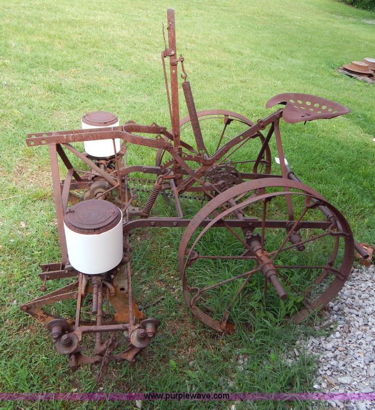 image for item H3327 Deere & Mansur Company antique drill