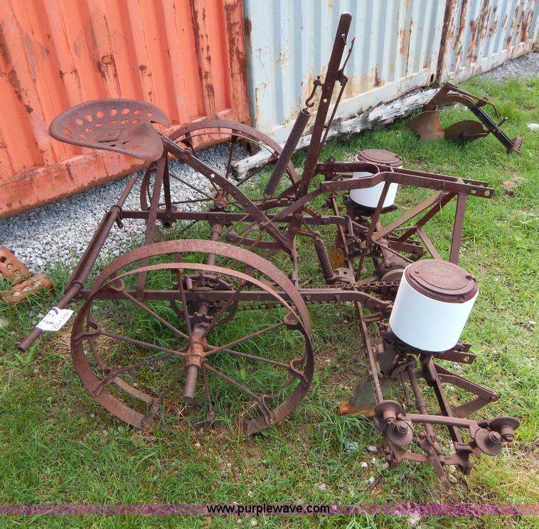 image for item H3327 Deere & Mansur Company antique drill