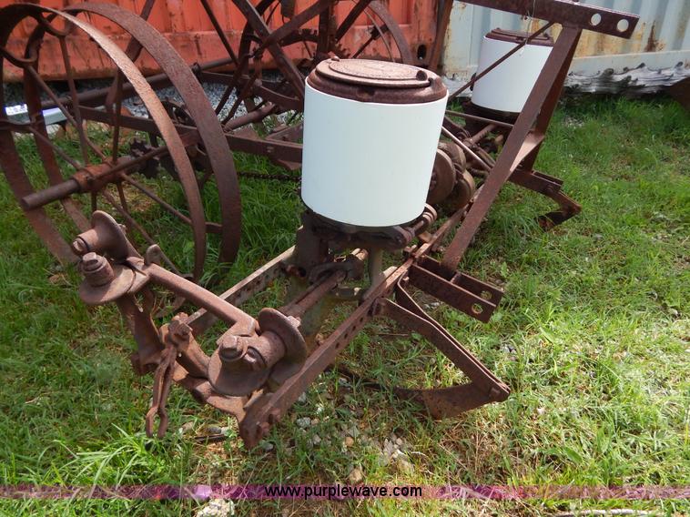 image for item H3327 Deere & Mansur Company antique drill