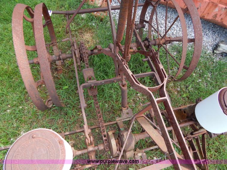 image for item H3327 Deere & Mansur Company antique drill