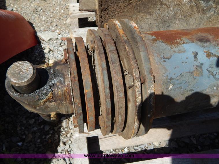 image for item H3344 Three stage hydraulic dump cylinder and hydraulic reservoir