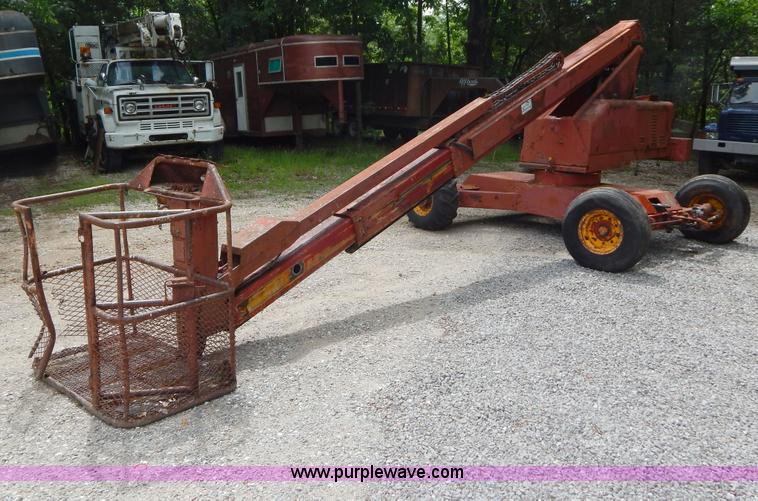 image for item H3345 Man lift