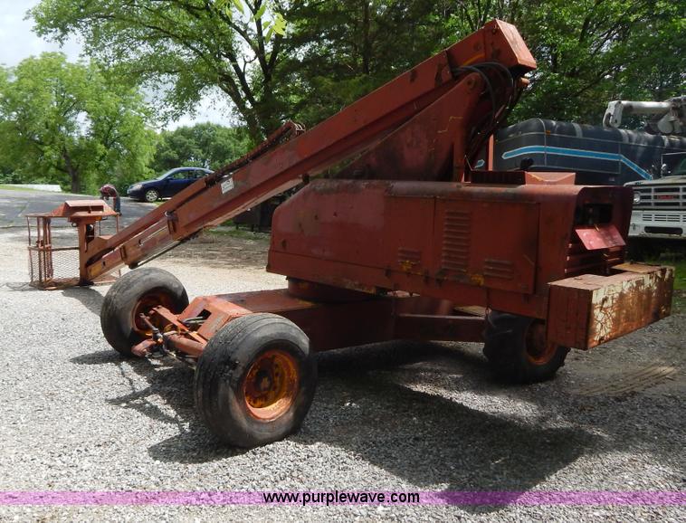 image for item H3345 Man lift