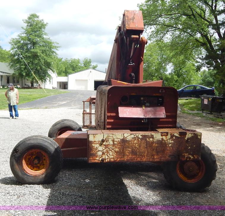 image for item H3345 Man lift