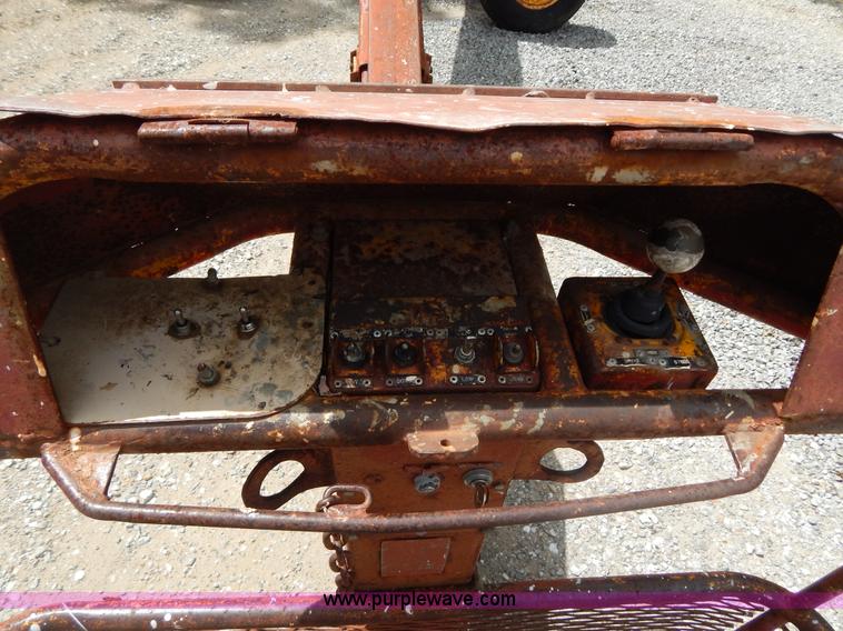 image for item H3345 Man lift