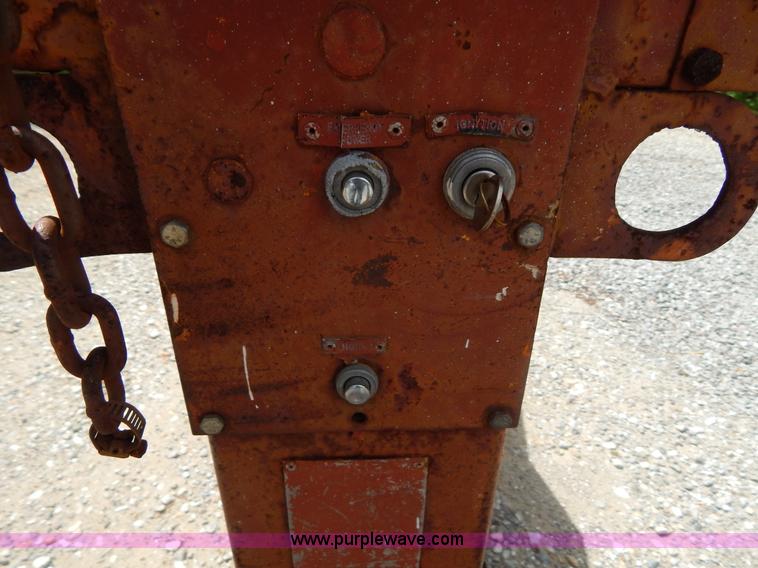 image for item H3345 Man lift