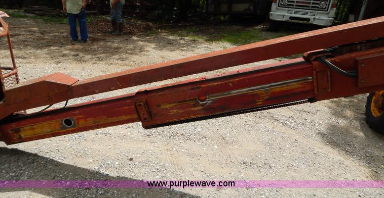 image for item H3345 Man lift