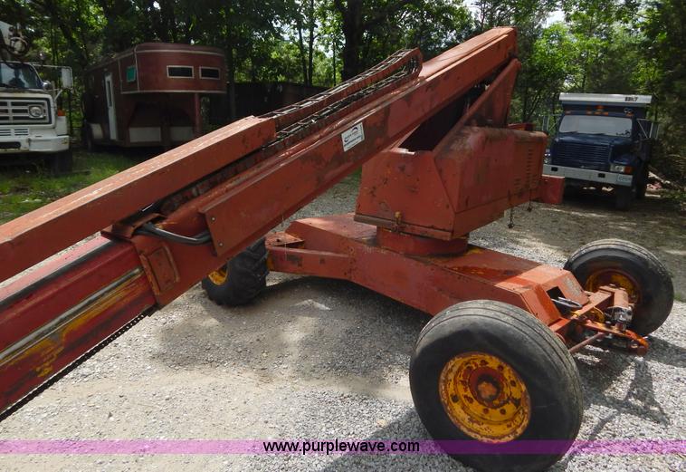 image for item H3345 Man lift