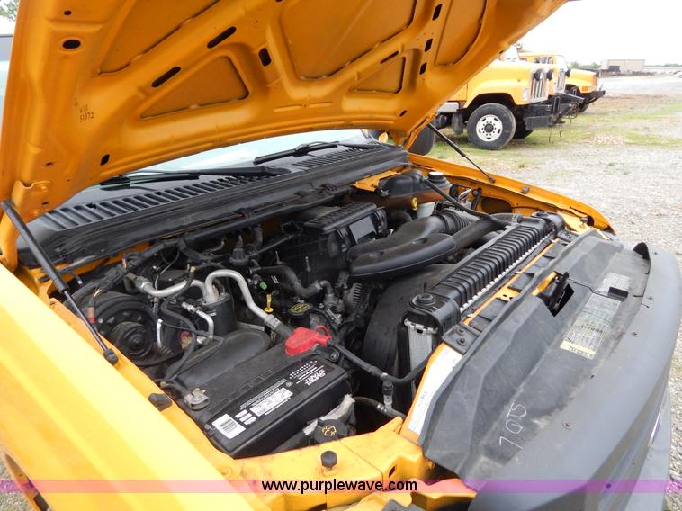 image for item H3383 2005 Ford F250 Super Duty XL pickup truck