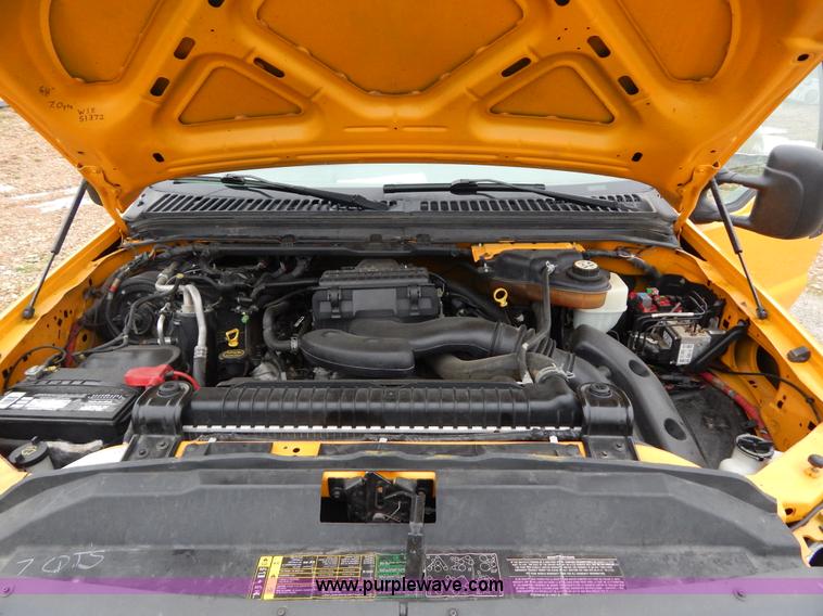 image for item H3383 2005 Ford F250 Super Duty XL pickup truck