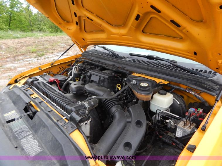 image for item H3383 2005 Ford F250 Super Duty XL pickup truck