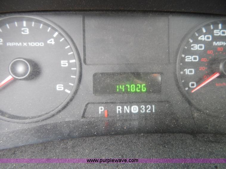 image for item H3383 2005 Ford F250 Super Duty XL pickup truck