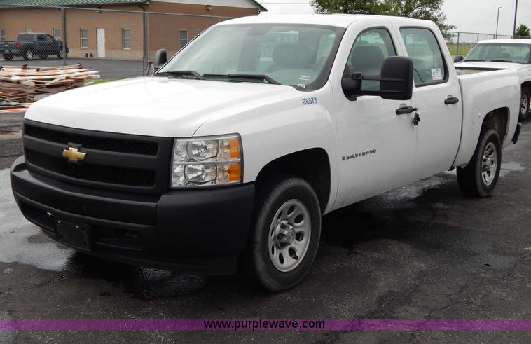 image for item H3388 2008 Chevrolet Silverado 1500 pickup truck