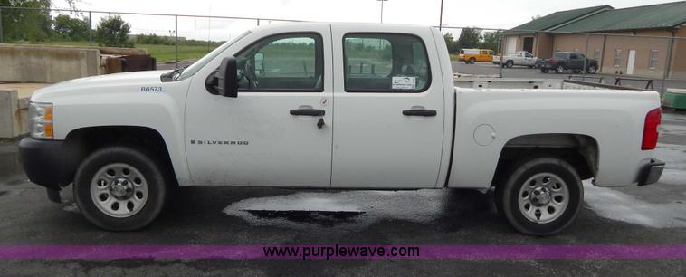 image for item H3388 2008 Chevrolet Silverado 1500 pickup truck
