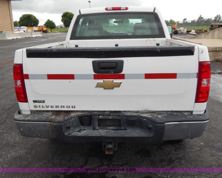 image for item H3388 2008 Chevrolet Silverado 1500 pickup truck
