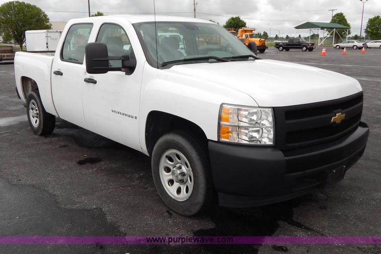 image for item H3388 2008 Chevrolet Silverado 1500 pickup truck