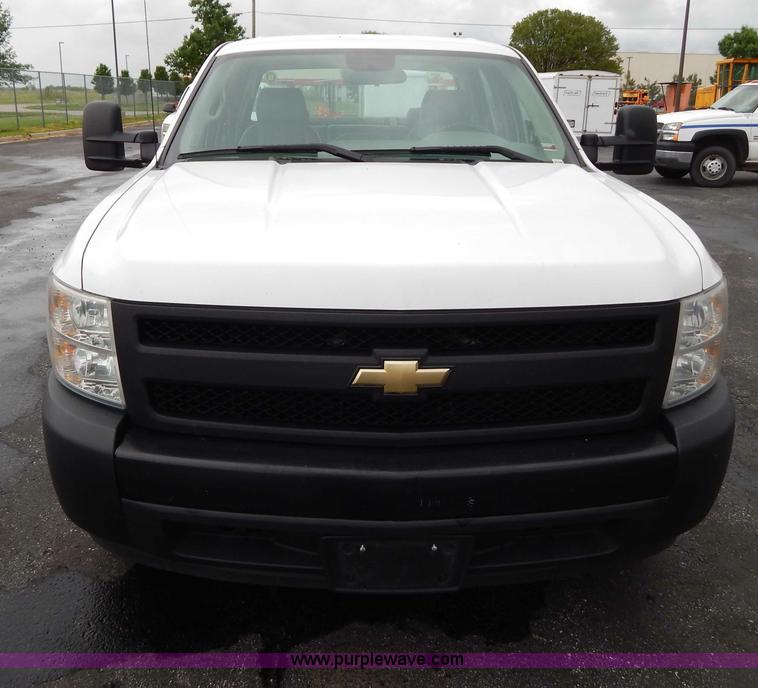 image for item H3388 2008 Chevrolet Silverado 1500 pickup truck