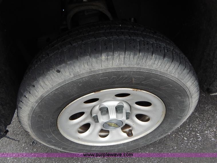 image for item H3388 2008 Chevrolet Silverado 1500 pickup truck