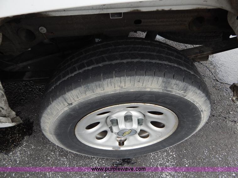 image for item H3388 2008 Chevrolet Silverado 1500 pickup truck
