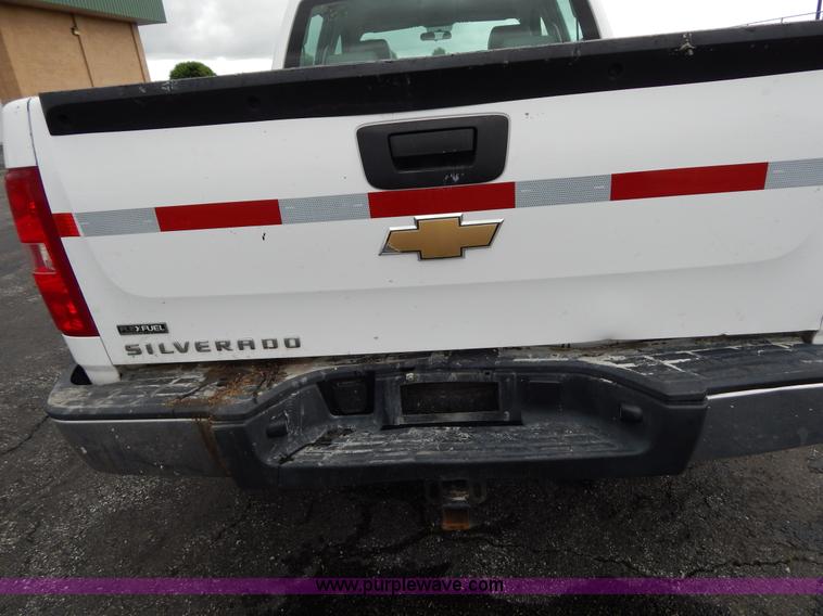 image for item H3388 2008 Chevrolet Silverado 1500 pickup truck