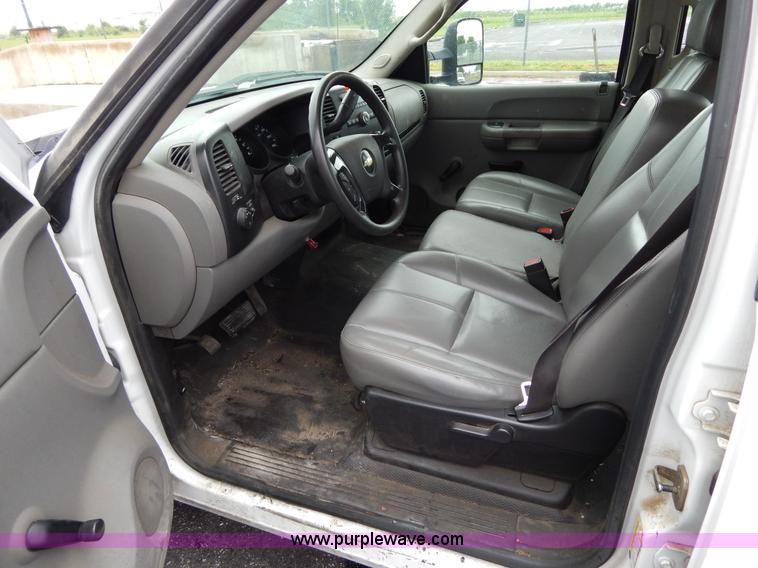 image for item H3388 2008 Chevrolet Silverado 1500 pickup truck