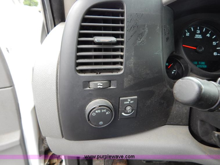 image for item H3388 2008 Chevrolet Silverado 1500 pickup truck