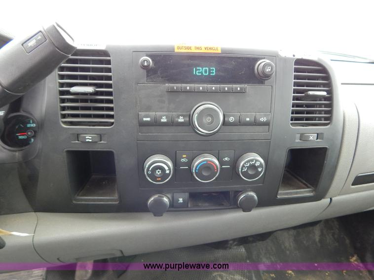 image for item H3388 2008 Chevrolet Silverado 1500 pickup truck