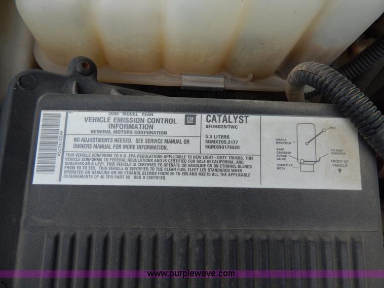 image for item H3389 2005 Chevrolet Silverado 1500 pickup truck