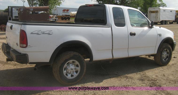 image for item H5438 2003 Ford F150 XLT SuperCab pickup truck