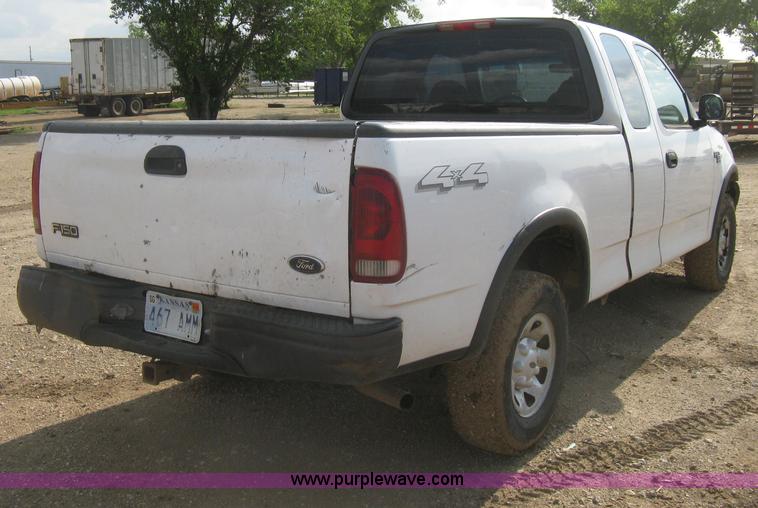 image for item H5438 2003 Ford F150 XLT SuperCab pickup truck