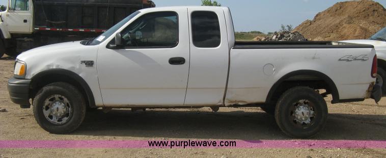 image for item H5438 2003 Ford F150 XLT SuperCab pickup truck