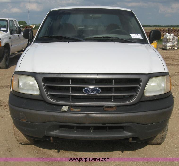 image for item H5438 2003 Ford F150 XLT SuperCab pickup truck