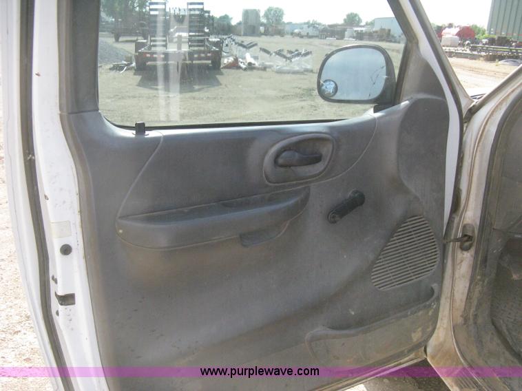 image for item H5438 2003 Ford F150 XLT SuperCab pickup truck