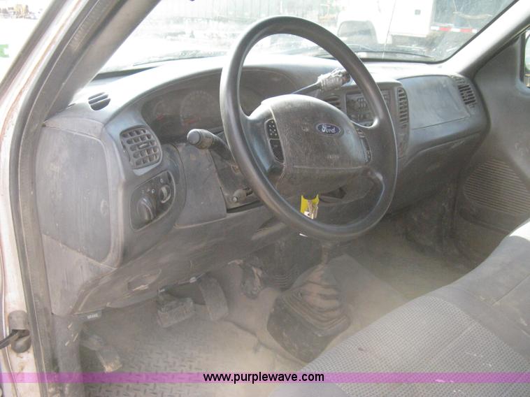 image for item H5438 2003 Ford F150 XLT SuperCab pickup truck