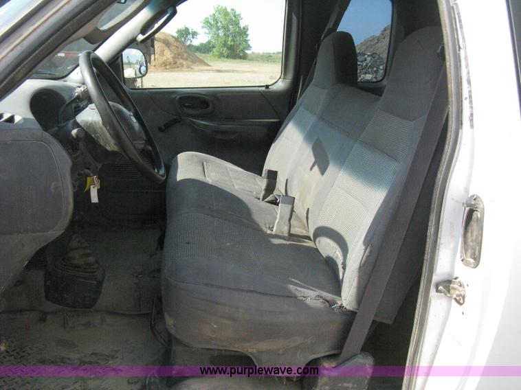 image for item H5438 2003 Ford F150 XLT SuperCab pickup truck