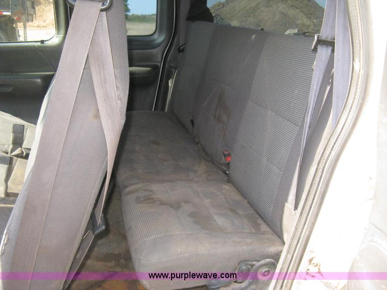 image for item H5438 2003 Ford F150 XLT SuperCab pickup truck