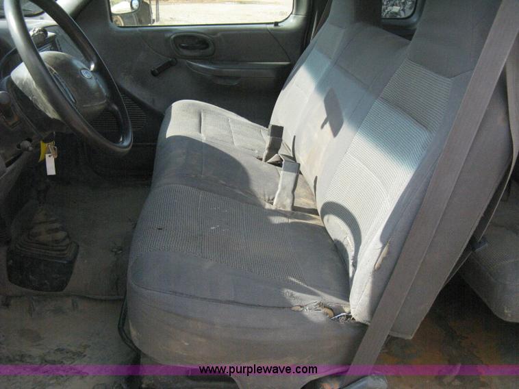 image for item H5438 2003 Ford F150 XLT SuperCab pickup truck