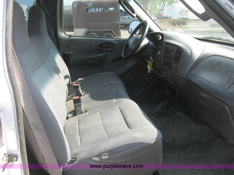 image for item H5438 2003 Ford F150 XLT SuperCab pickup truck