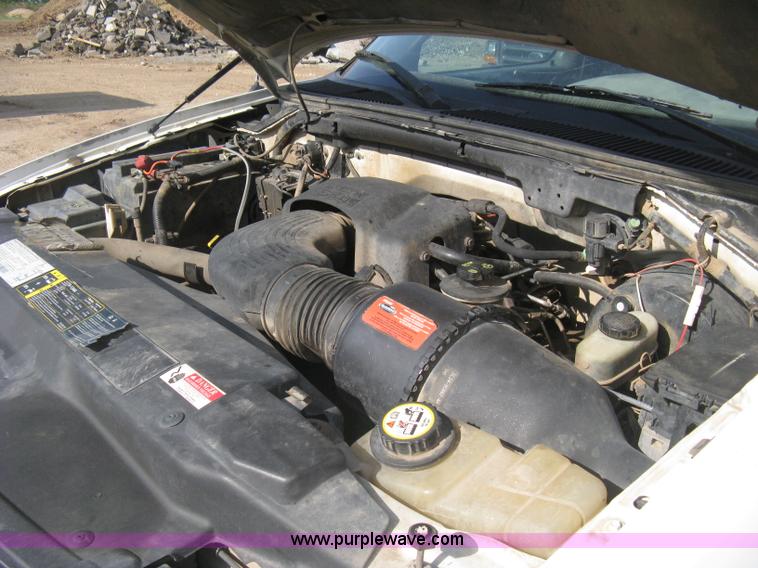 image for item H5438 2003 Ford F150 XLT SuperCab pickup truck