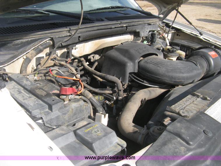 image for item H5438 2003 Ford F150 XLT SuperCab pickup truck