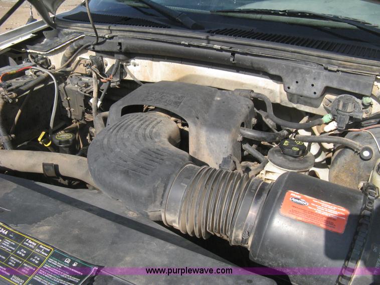 image for item H5438 2003 Ford F150 XLT SuperCab pickup truck