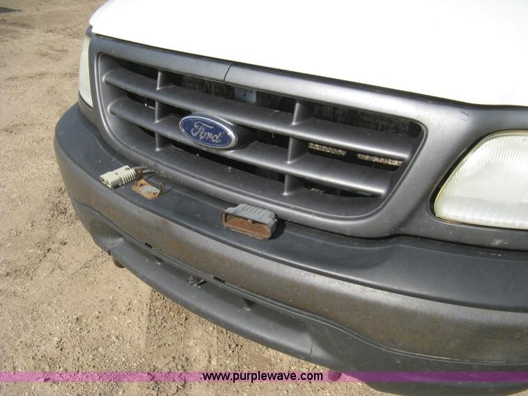 image for item H5438 2003 Ford F150 XLT SuperCab pickup truck