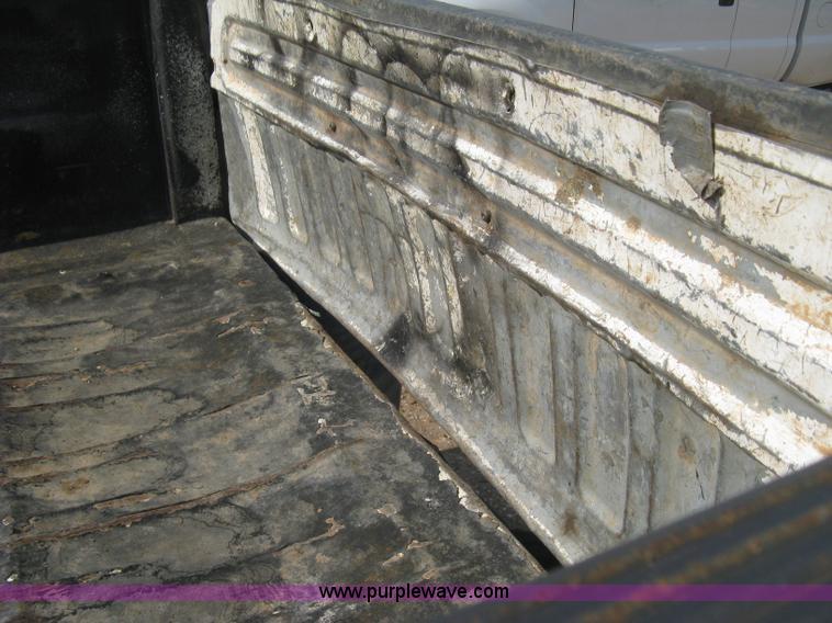 image for item H5438 2003 Ford F150 XLT SuperCab pickup truck