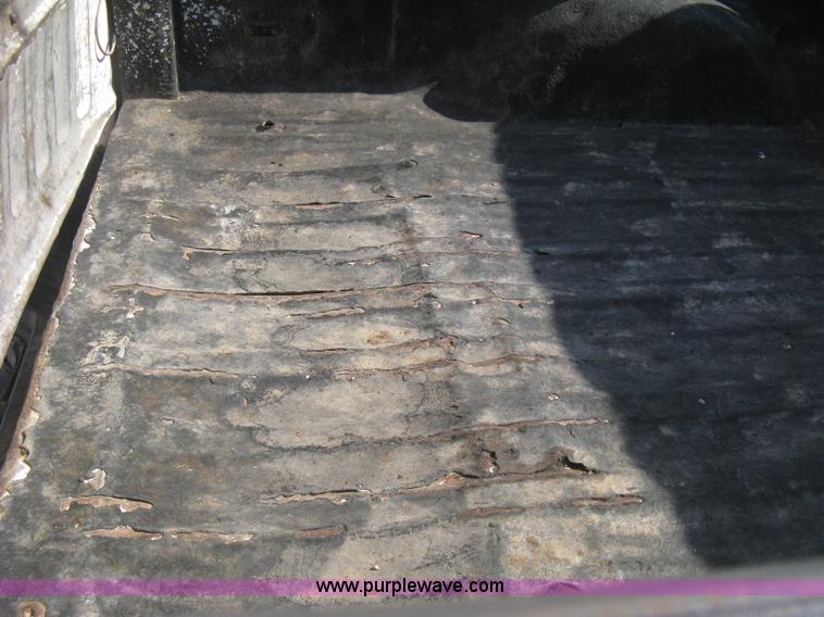 image for item H5438 2003 Ford F150 XLT SuperCab pickup truck